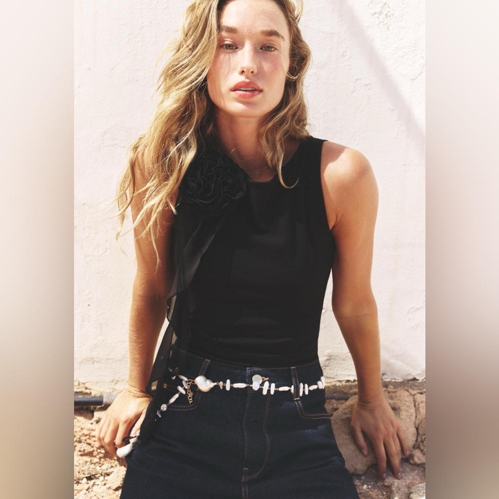 Forever 21 Sleeveless Black Floral Top